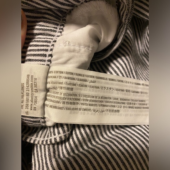 Hollister Cropped Straight Leg Pants XS - Picture 5 of 6